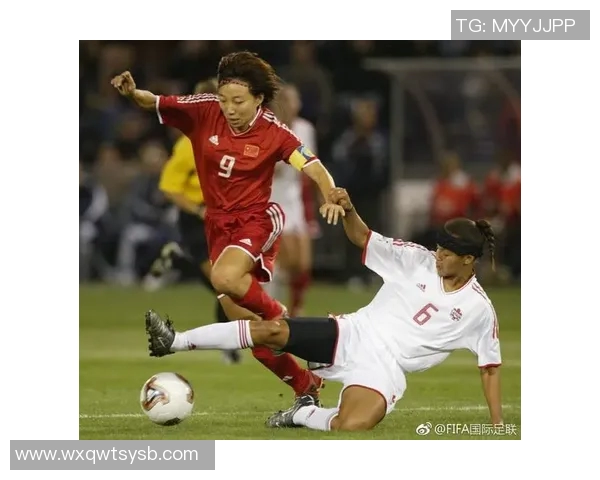 99年中国女足球星卡引领怀旧潮流见证传奇球员辉煌瞬间